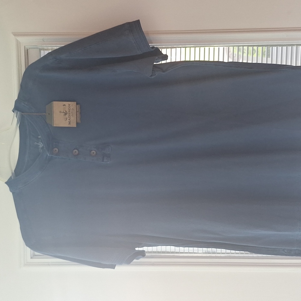 Short sleeve men's shirt